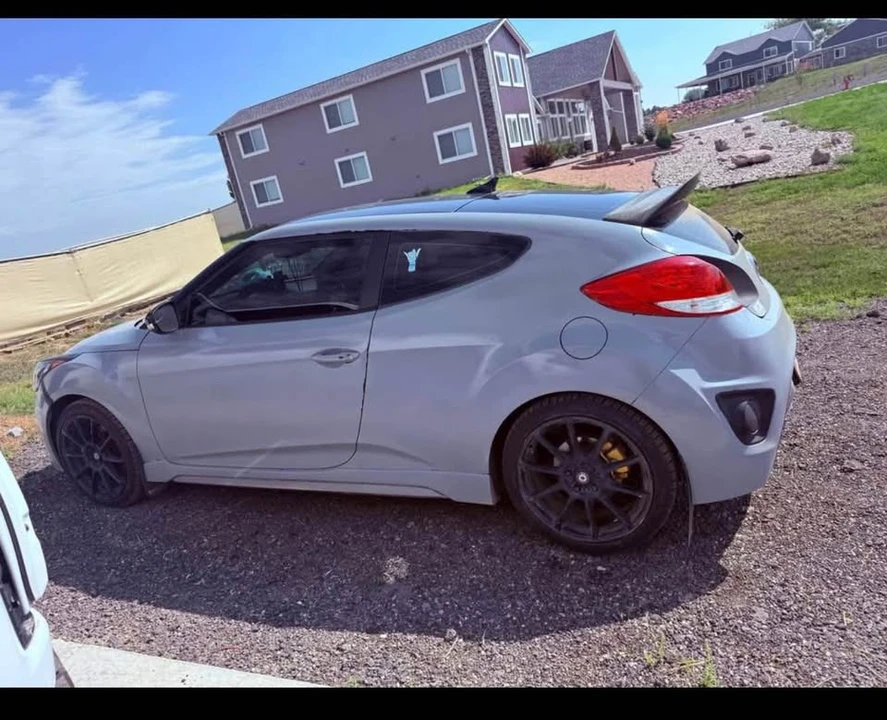 2015 Hyundai Veloster - Image 2 of 4