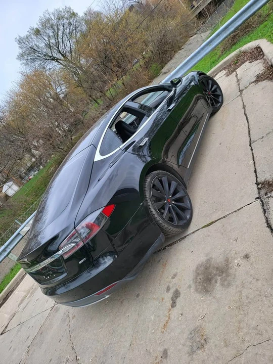 2015 Tesla Model S - Image 3 of 11