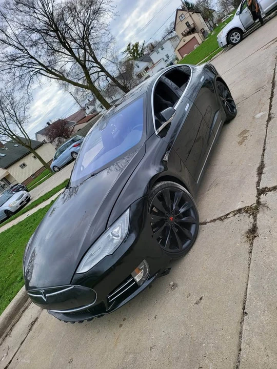 2015 Tesla Model S - Image 2 of 11