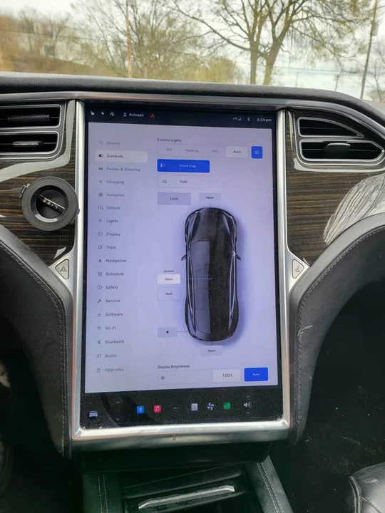 2015 Tesla Model S - Image 9 of 11