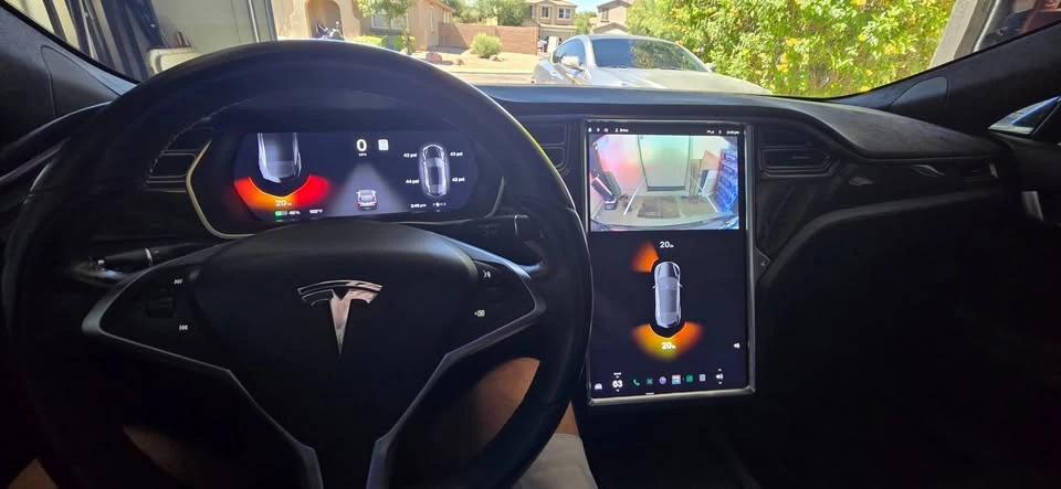 2015 Tesla Model S - Image 2 of 11