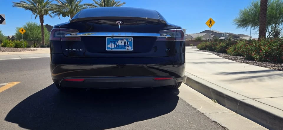 2015 Tesla Model S - Image 5 of 11