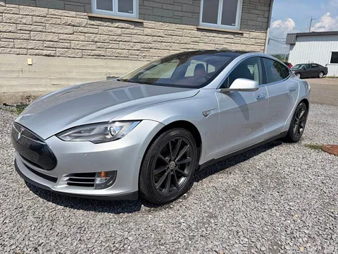2015 Tesla Model S 85D