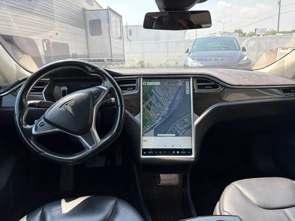 2015 Tesla Model S - Image 8 of 15