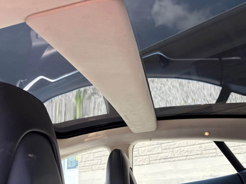 2015 Tesla Model S - Image 9 of 15