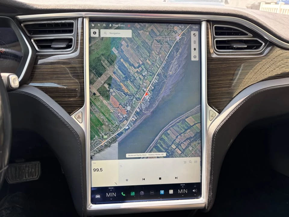 2015 Tesla Model S - Image 12 of 15