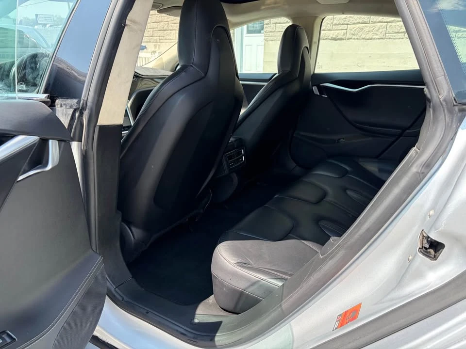 2015 Tesla Model S - Image 10 of 15