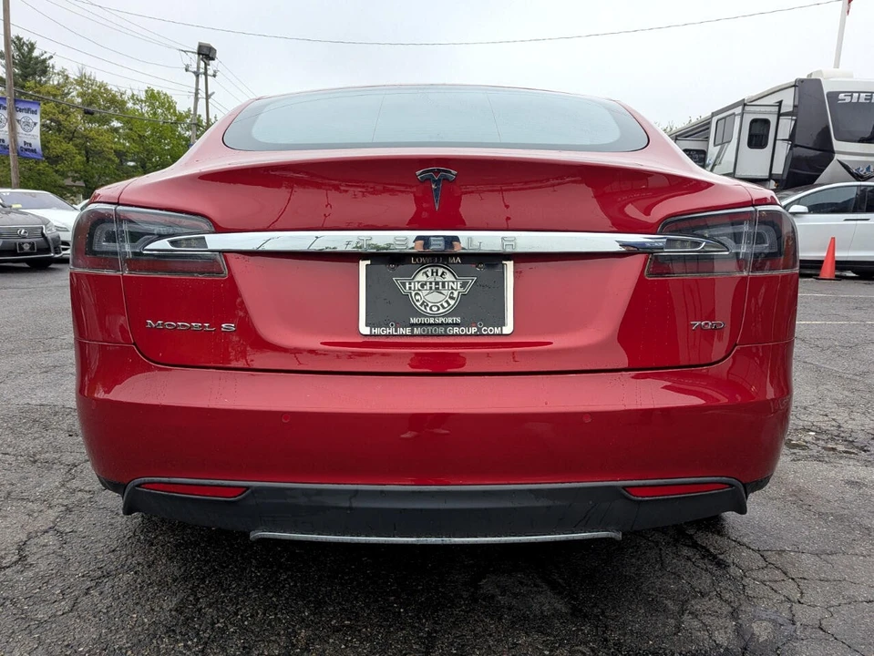 2015 Tesla Model S - Image 9 of 21