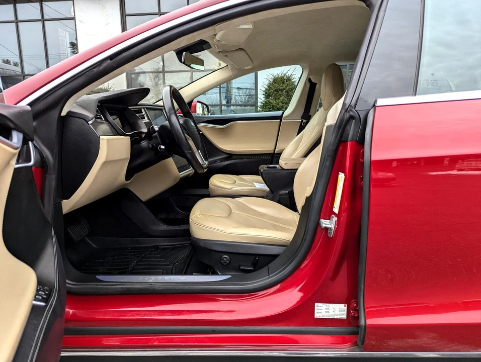2015 Tesla Model S - Image 12 of 21