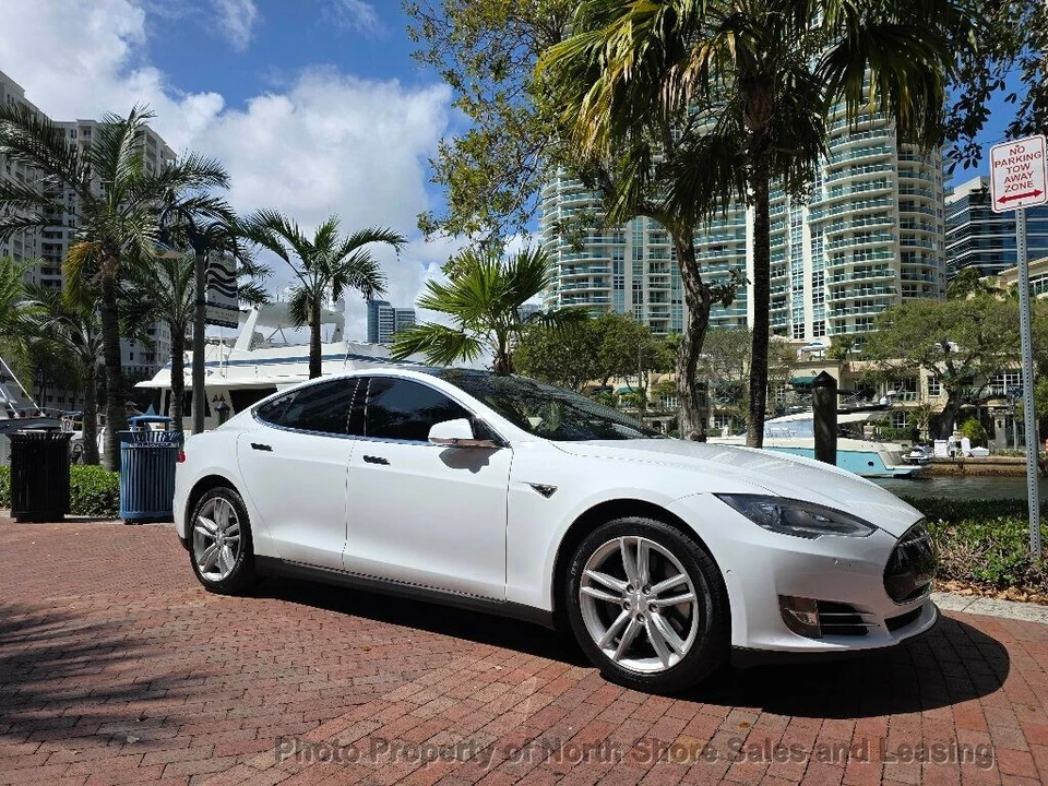 2015 Tesla Model S - Image 3 of 12