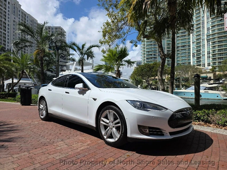 2015 Tesla Model S - Image 2 of 12
