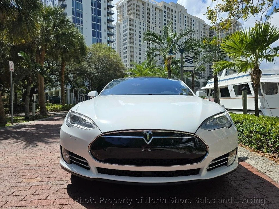 2015 Tesla Model S - Image 8 of 12