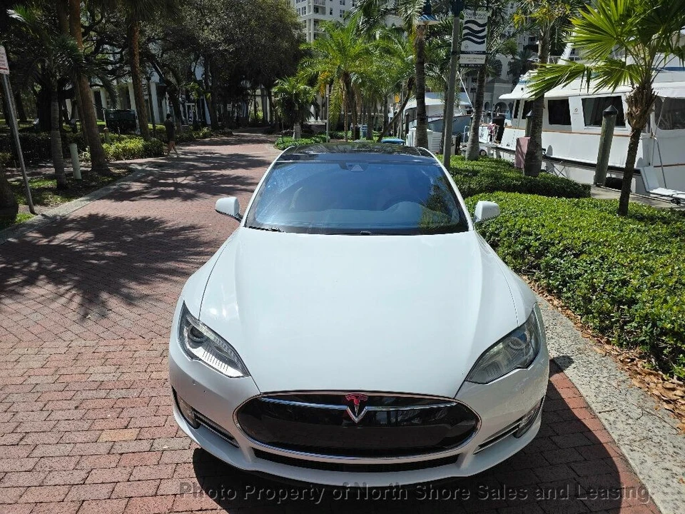 2015 Tesla Model S - Image 9 of 12