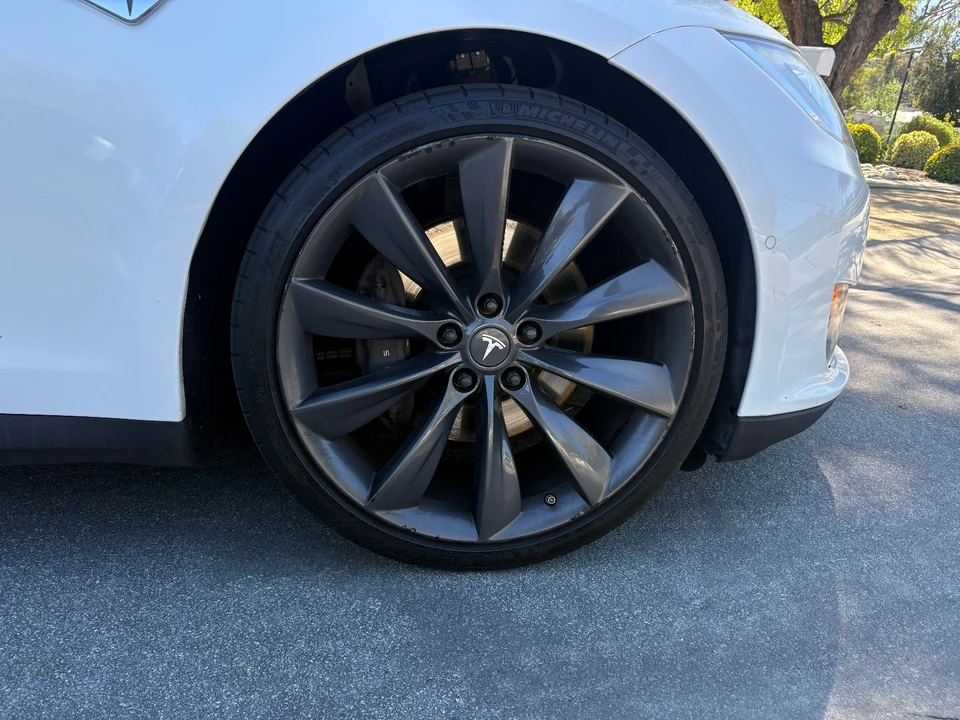 2015 Tesla Model S - Image 16 of 31