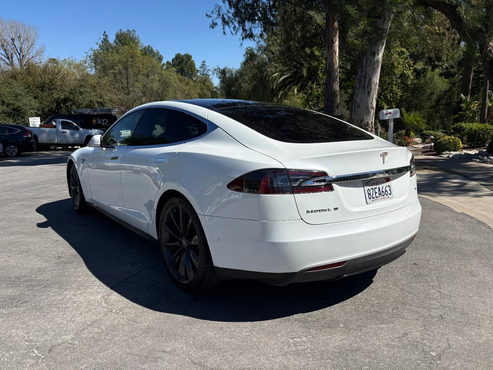 2015 Tesla Model S - Image 5 of 31