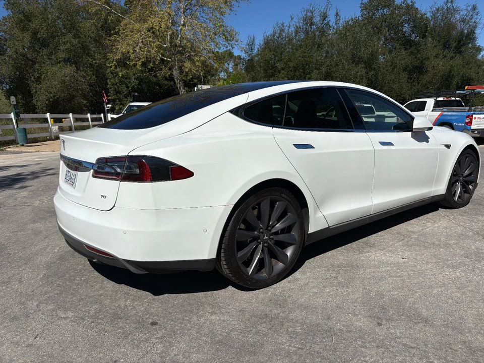2015 Tesla Model S - Image 3 of 31