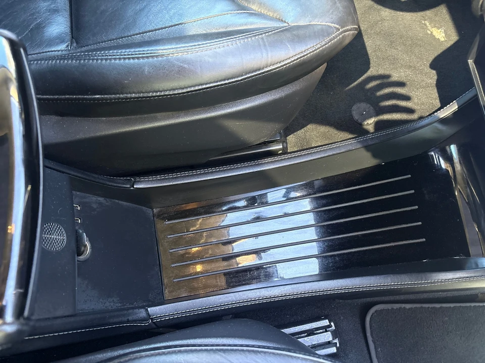2015 Tesla Model S - Image 24 of 31