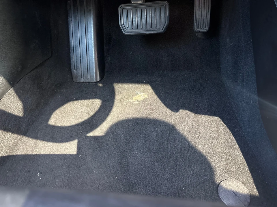 2015 Tesla Model S - Image 28 of 31
