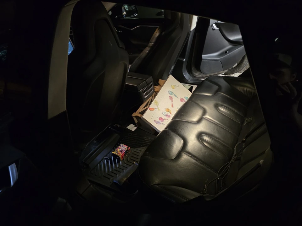 2015 Tesla Model S - Image 11 of 21