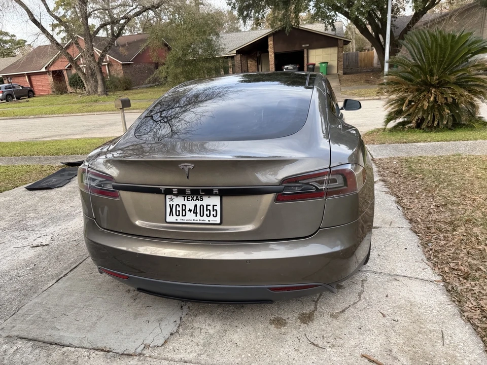 2015 Tesla Model S - Image 7 of 21