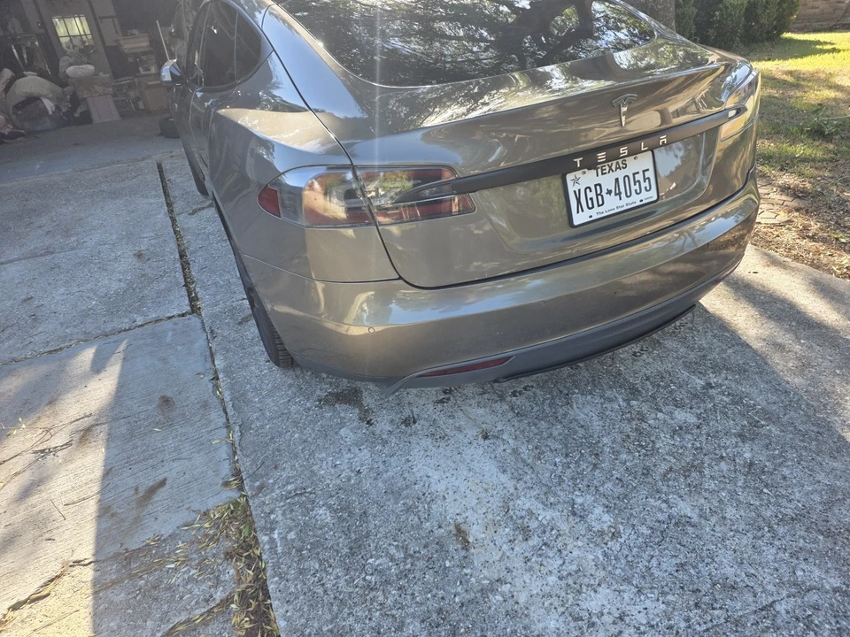 2015 Tesla Model S - Image 16 of 21