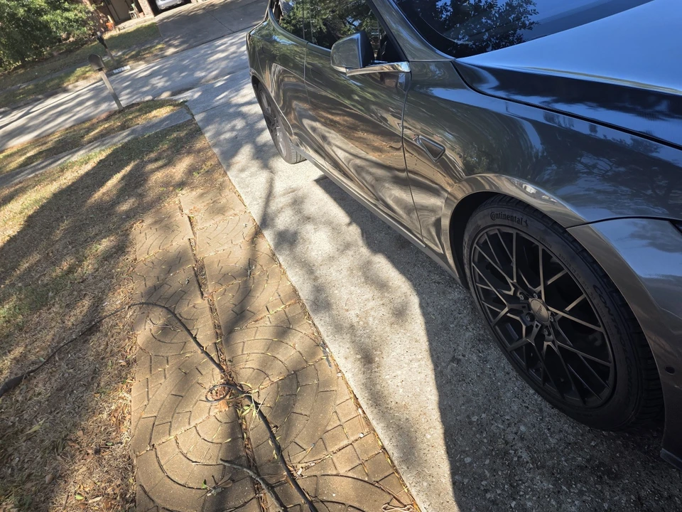 2015 Tesla Model S - Image 4 of 21