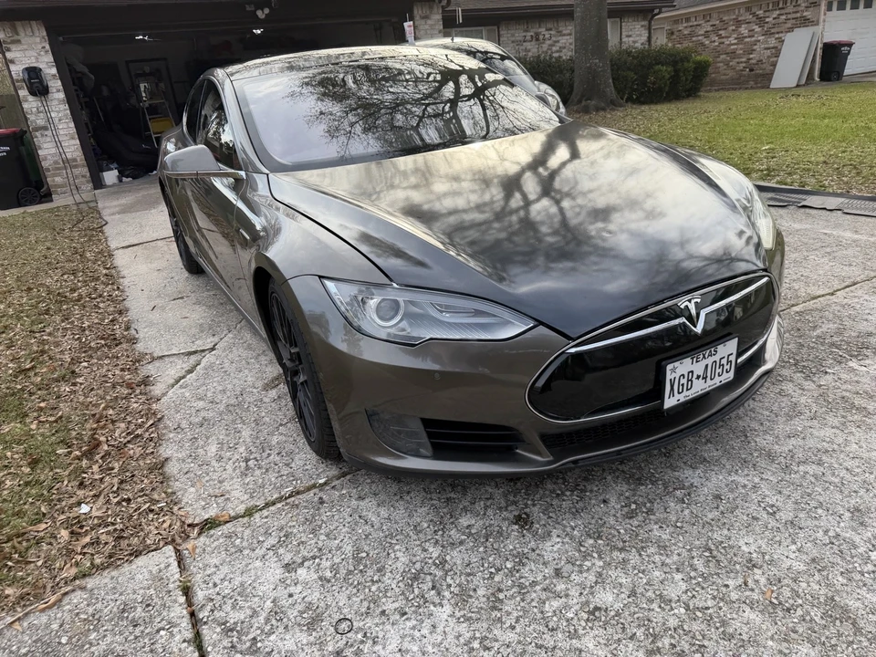 2015 Tesla Model S - Image 12 of 21