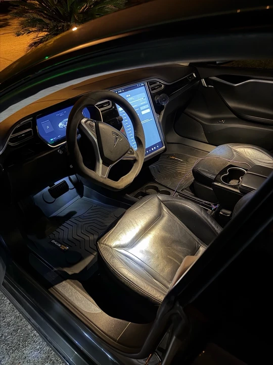 2015 Tesla Model S - Image 17 of 21