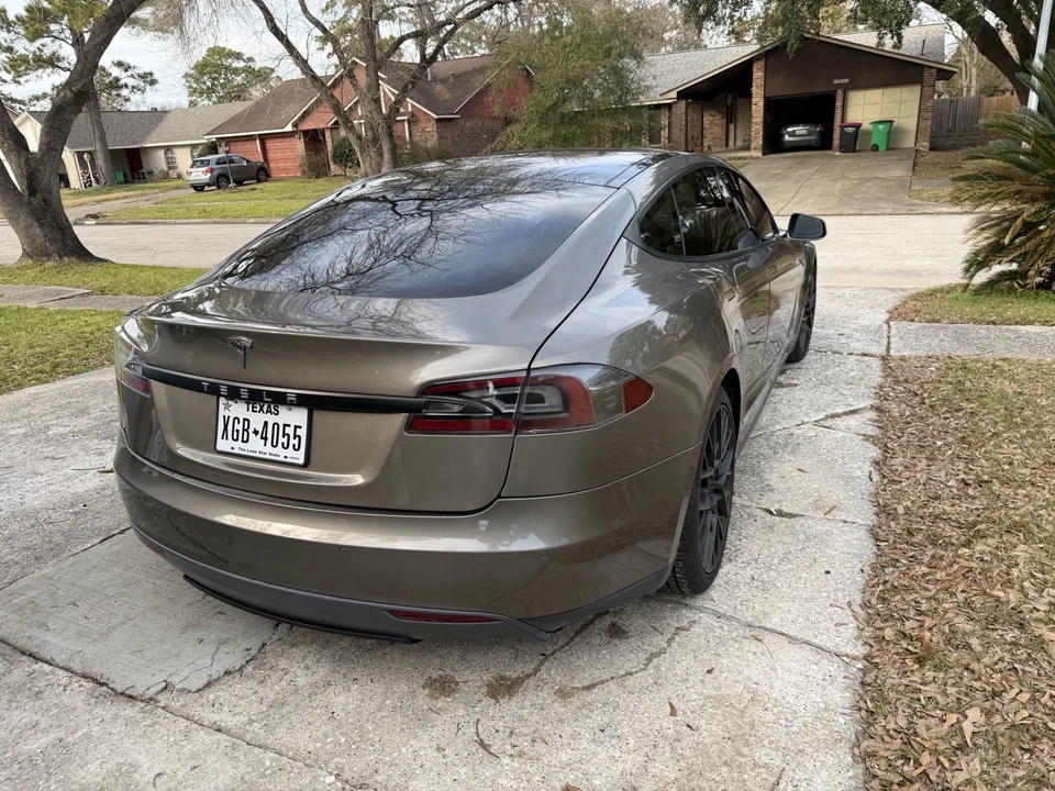 2015 Tesla Model S - Image 8 of 21
