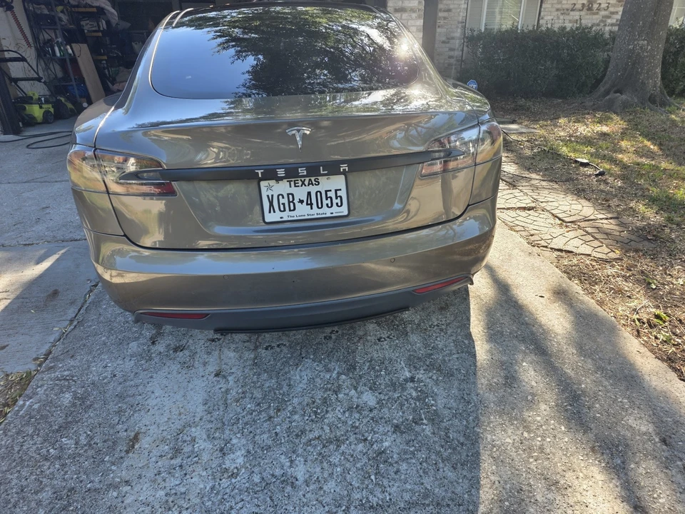 2015 Tesla Model S - Image 15 of 21