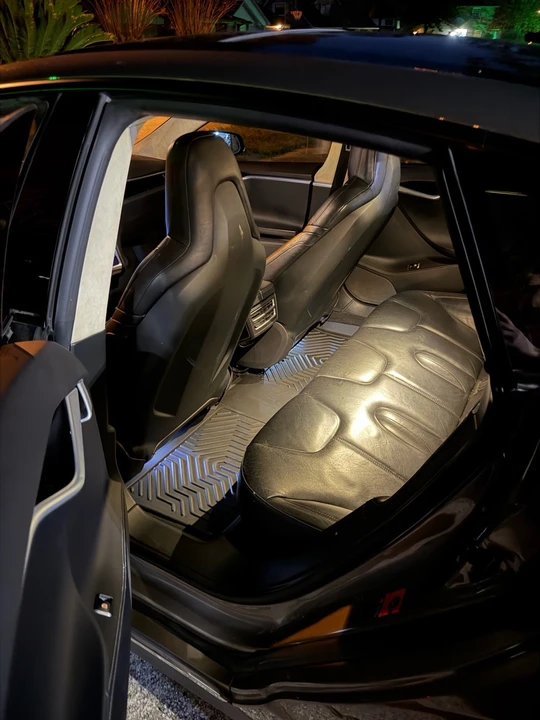 2015 Tesla Model S - Image 20 of 21