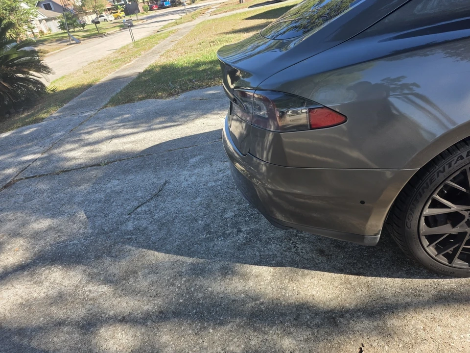 2015 Tesla Model S - Image 13 of 21