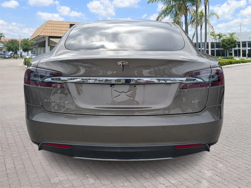 2015 Tesla Model S - Image 6 of 12