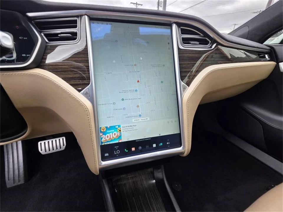 2015 Tesla Model S - Image 15 of 19