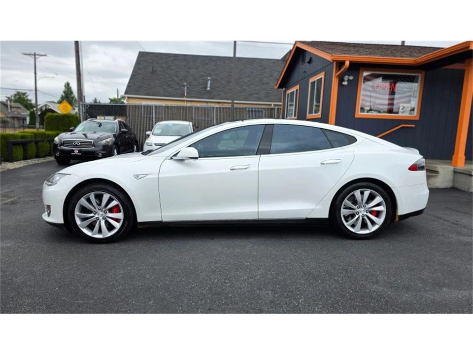 2015 Tesla Model S - Image 2 of 19