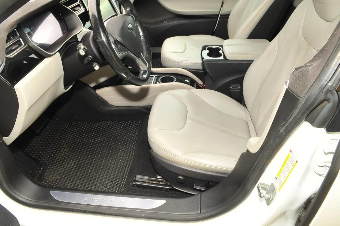 2015 Tesla Model S - Image 15 of 21