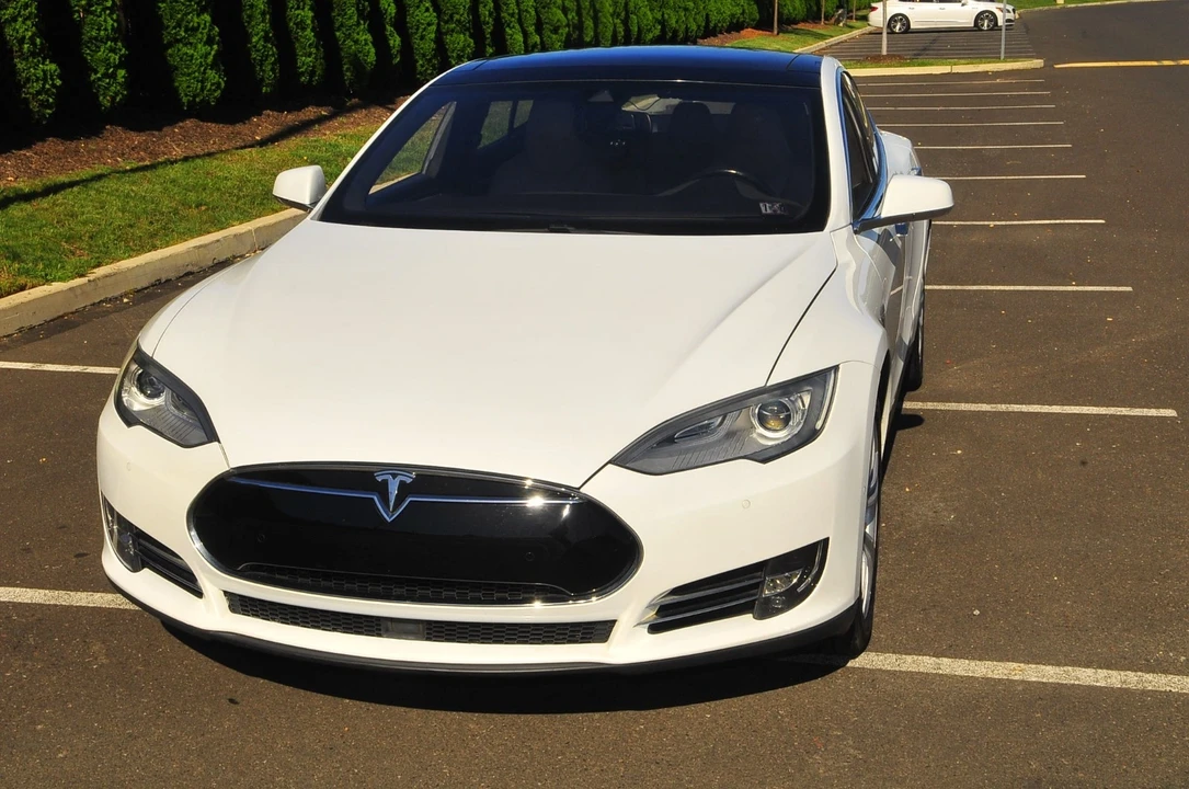 2015 Tesla Model S - Image 3 of 21