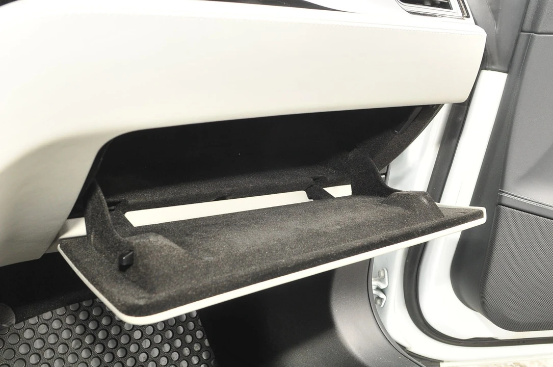 2015 Tesla Model S - Image 21 of 21