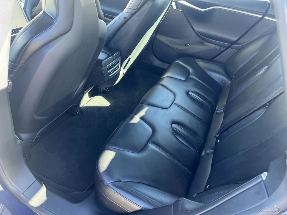 2015 Tesla Model S - Image 11 of 12