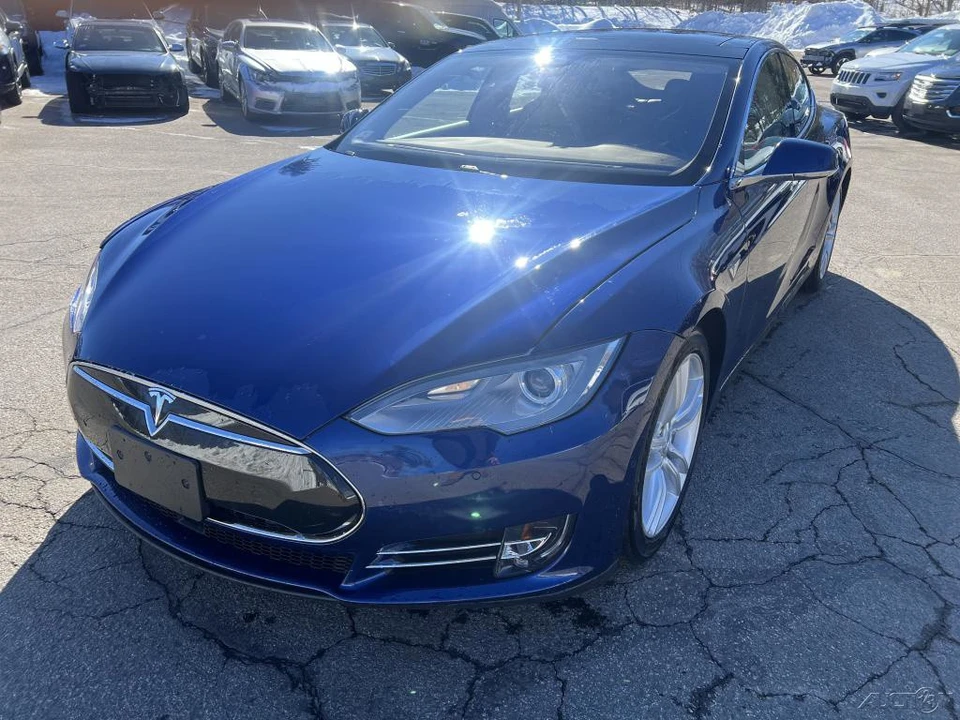 2015 Tesla Model S - Image 9 of 12