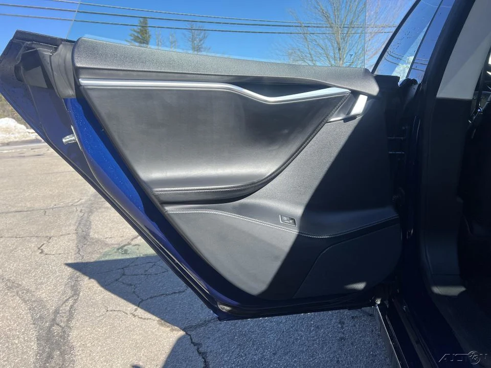 2015 Tesla Model S - Image 12 of 12