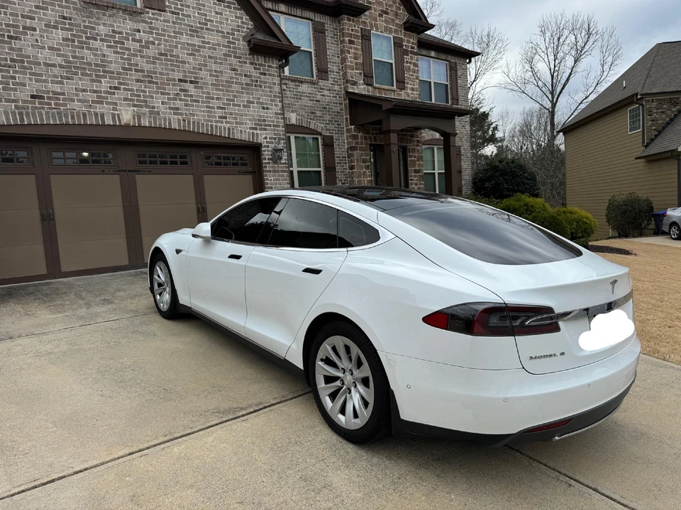 2015 Tesla Model S - Image 11 of 31