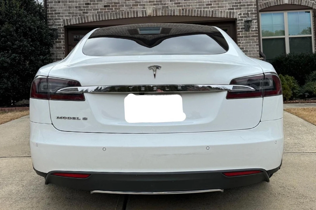 2015 Tesla Model S - Image 5 of 31