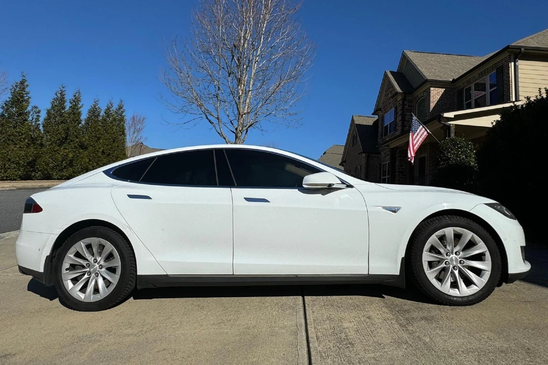 2015 Tesla Model S - Image 3 of 31