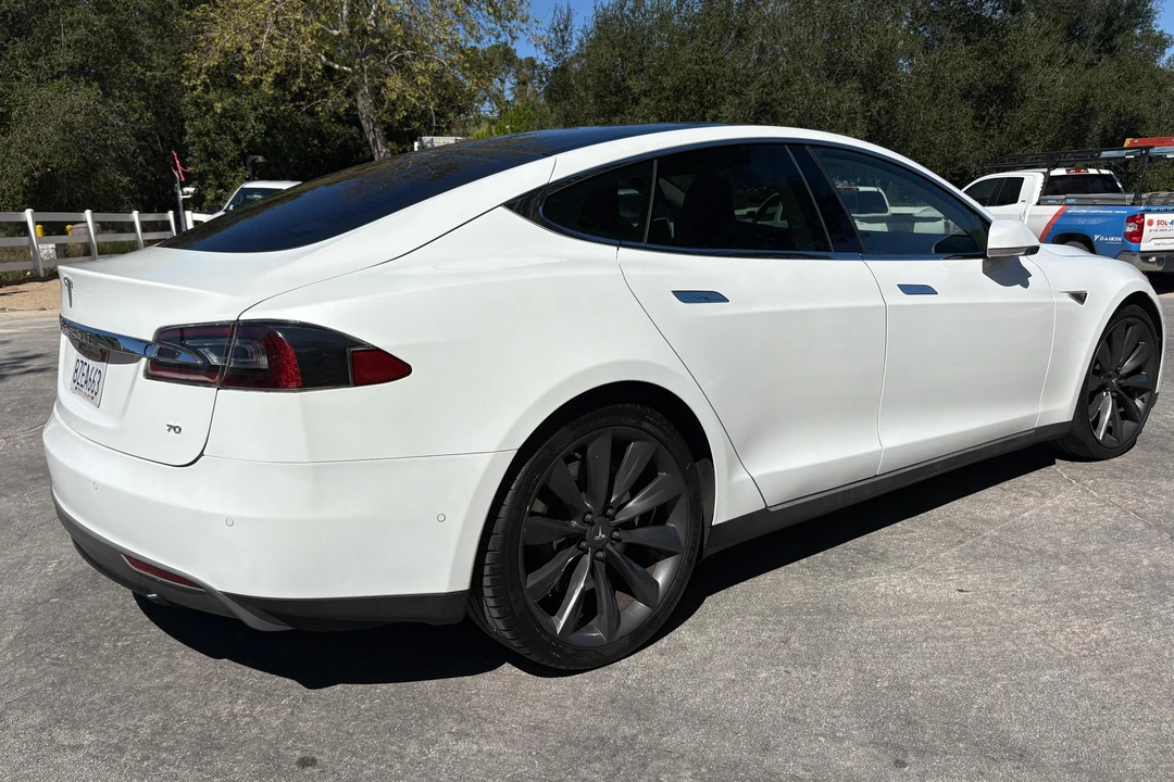 2015 Tesla Model S - Image 4 of 31