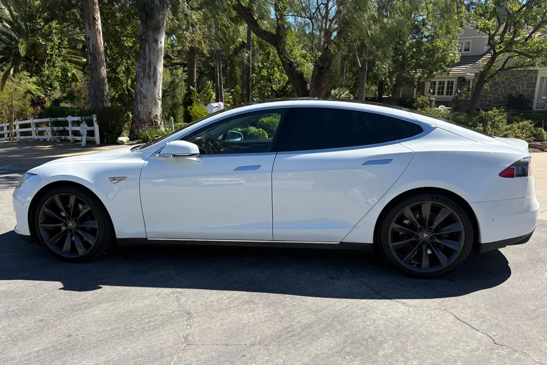 2015 Tesla Model S - Image 3 of 31