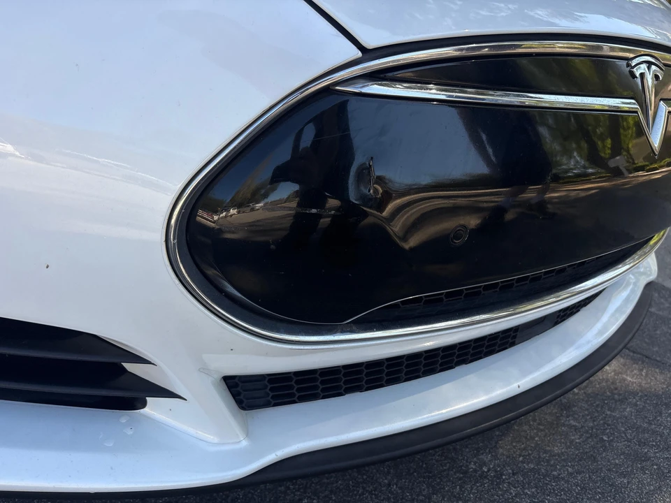 2015 Tesla Model S - Image 10 of 31