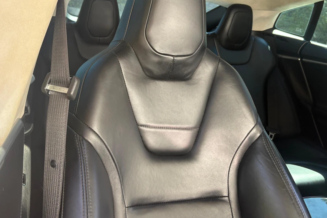 2015 Tesla Model S - Image 18 of 31