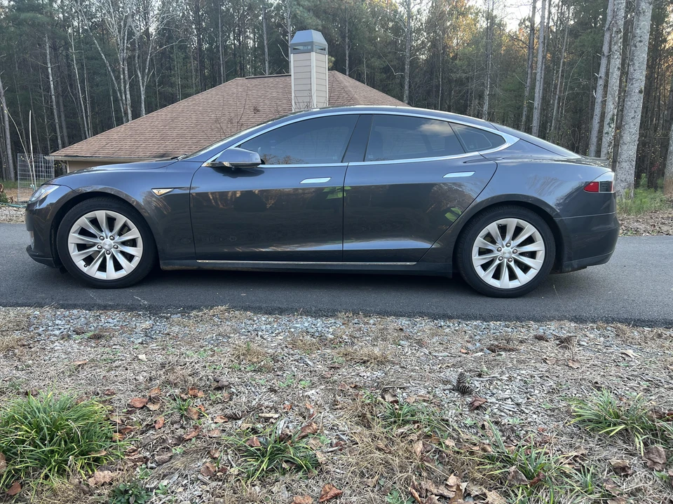 2015 Tesla Model S - Image 7 of 31