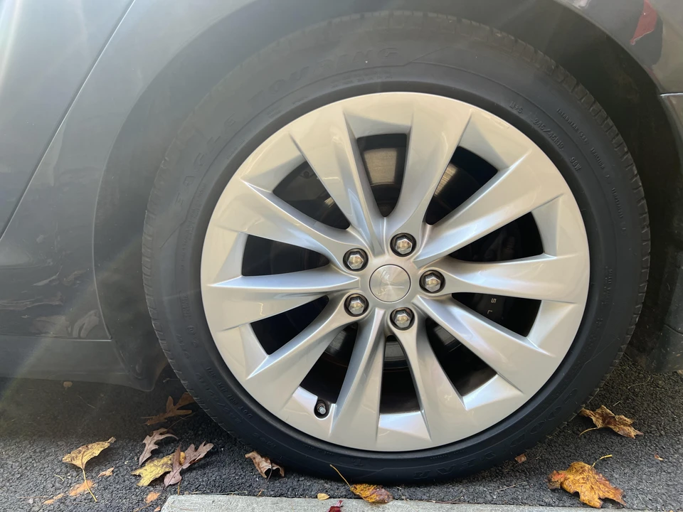 2015 Tesla Model S - Image 21 of 31
